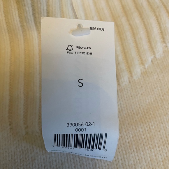 White Banana Republic Turtle Neck - Picture 4 of 4